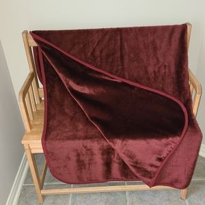 Velvety Throw blanket